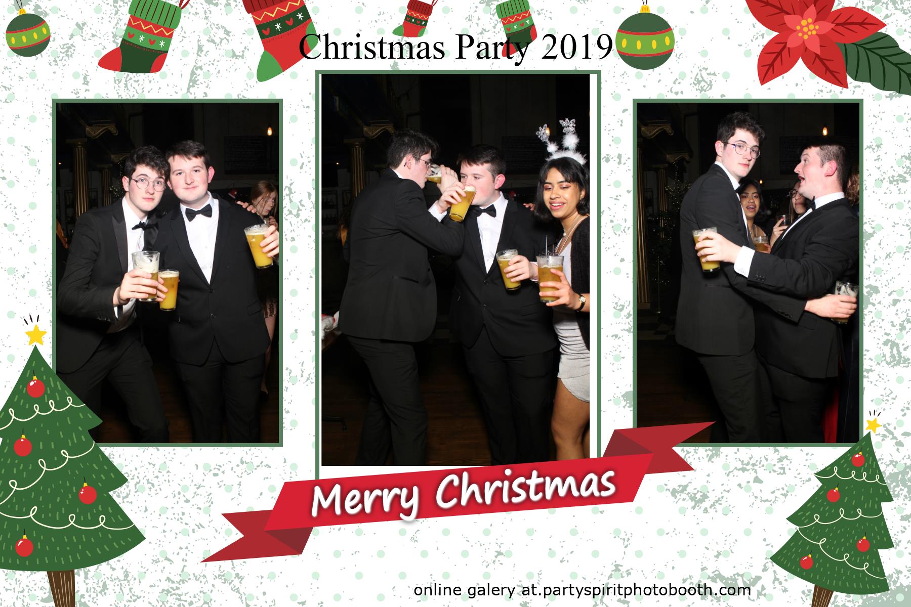 Christmas Party | View more photos from the event at gallery.partyspiritphotobooth.com/u/PartySpiritPhotoBooth/Christmas-Party-0
